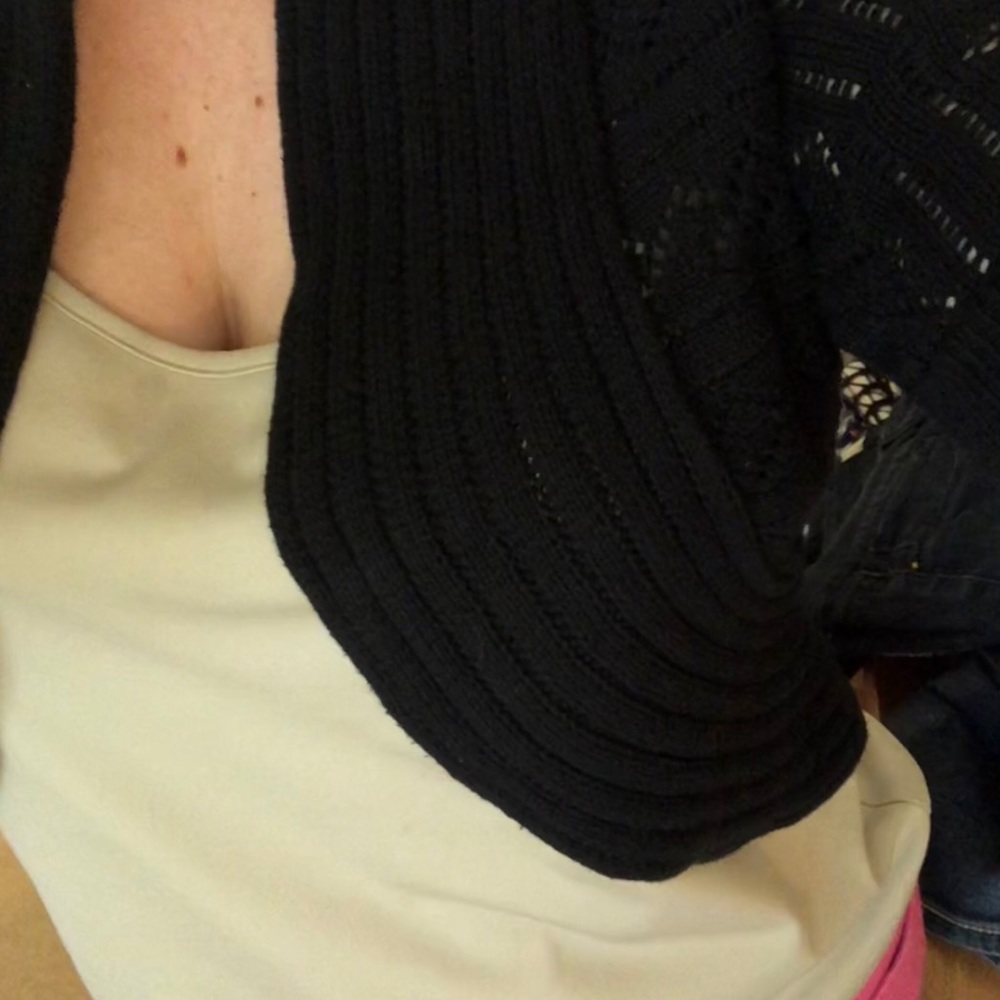 Crop shawl - Picture 4 of 6